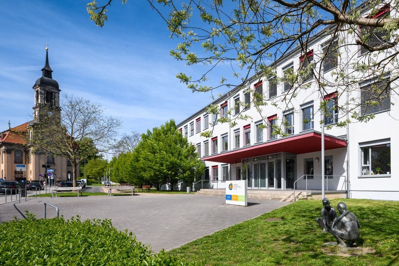 Dresden International School (DIS)